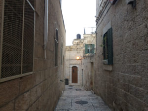 Узкие улочки в старом Иерусалиме