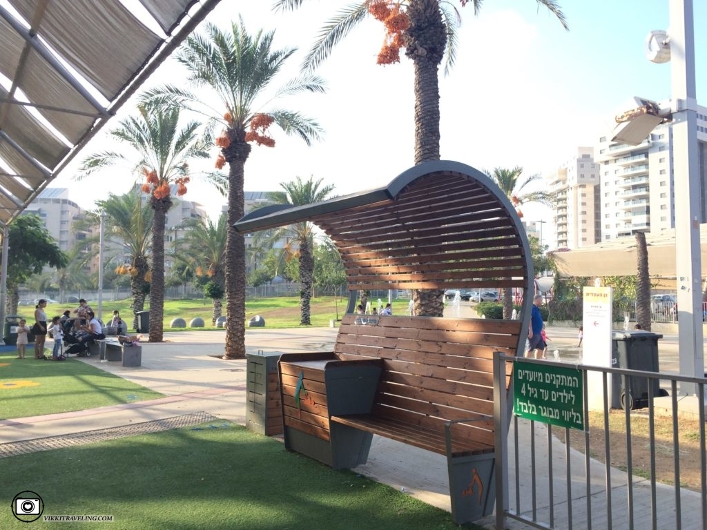 Столик для пеленания а в парке Бэ-иврит | Vikki Traveling Blog