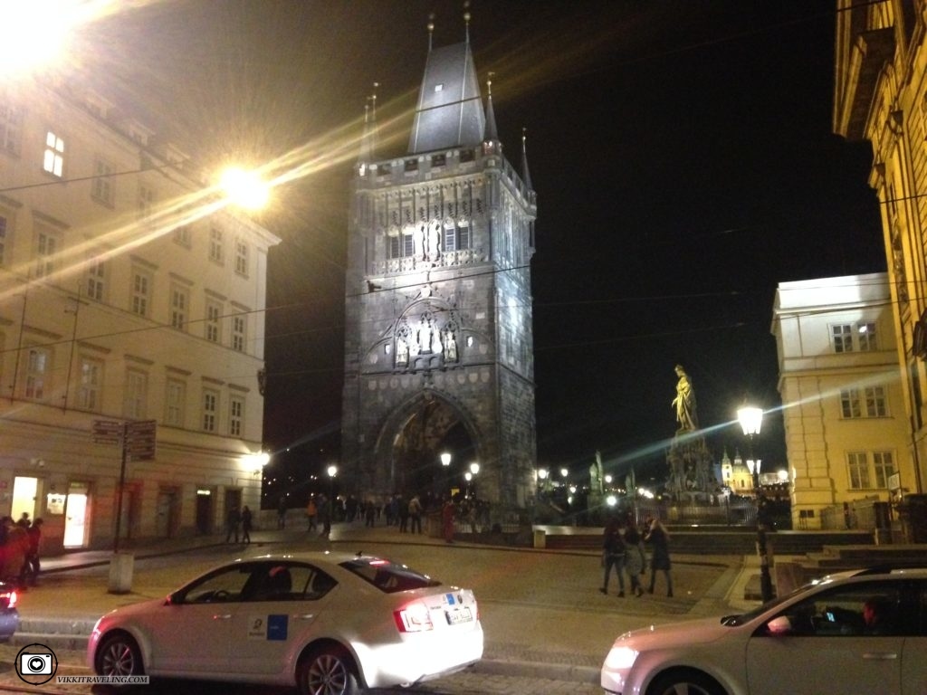 Около Карлов моста в Праге | Vikkitraveling Blog