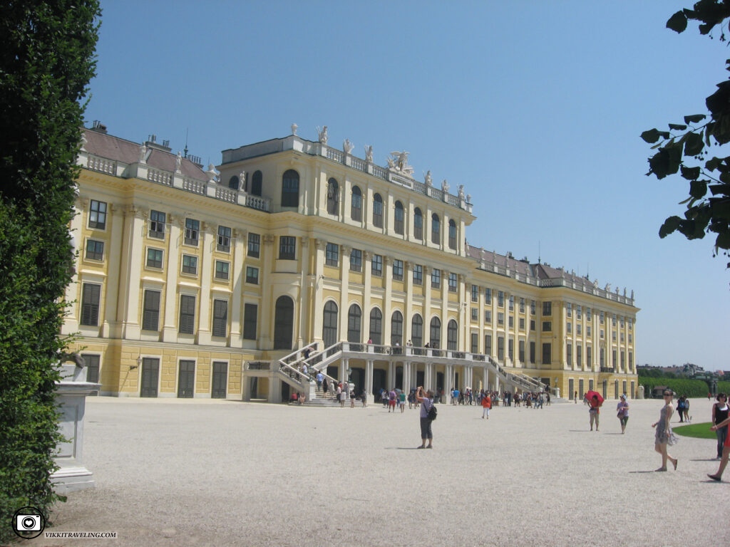 Дворец Шенбрунн в Вене | Vikkitraveling Blog