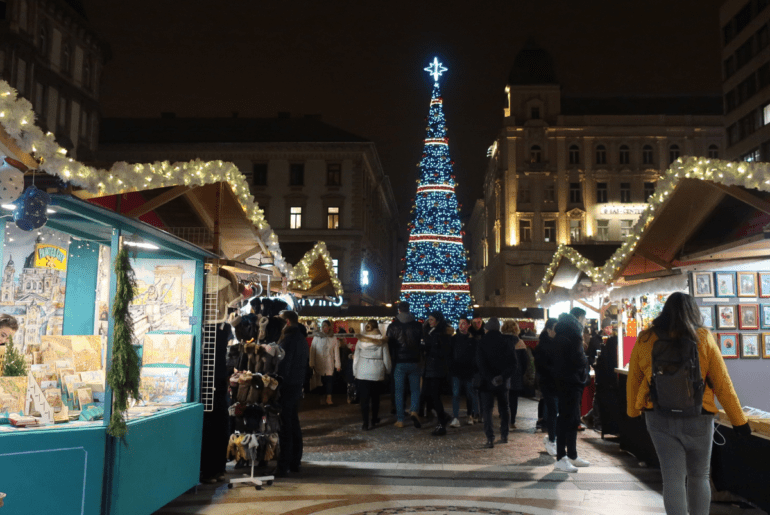 Рождественская ярмарка у базилики св.Иштвана в Будапеште | Vikkitraveling Blog